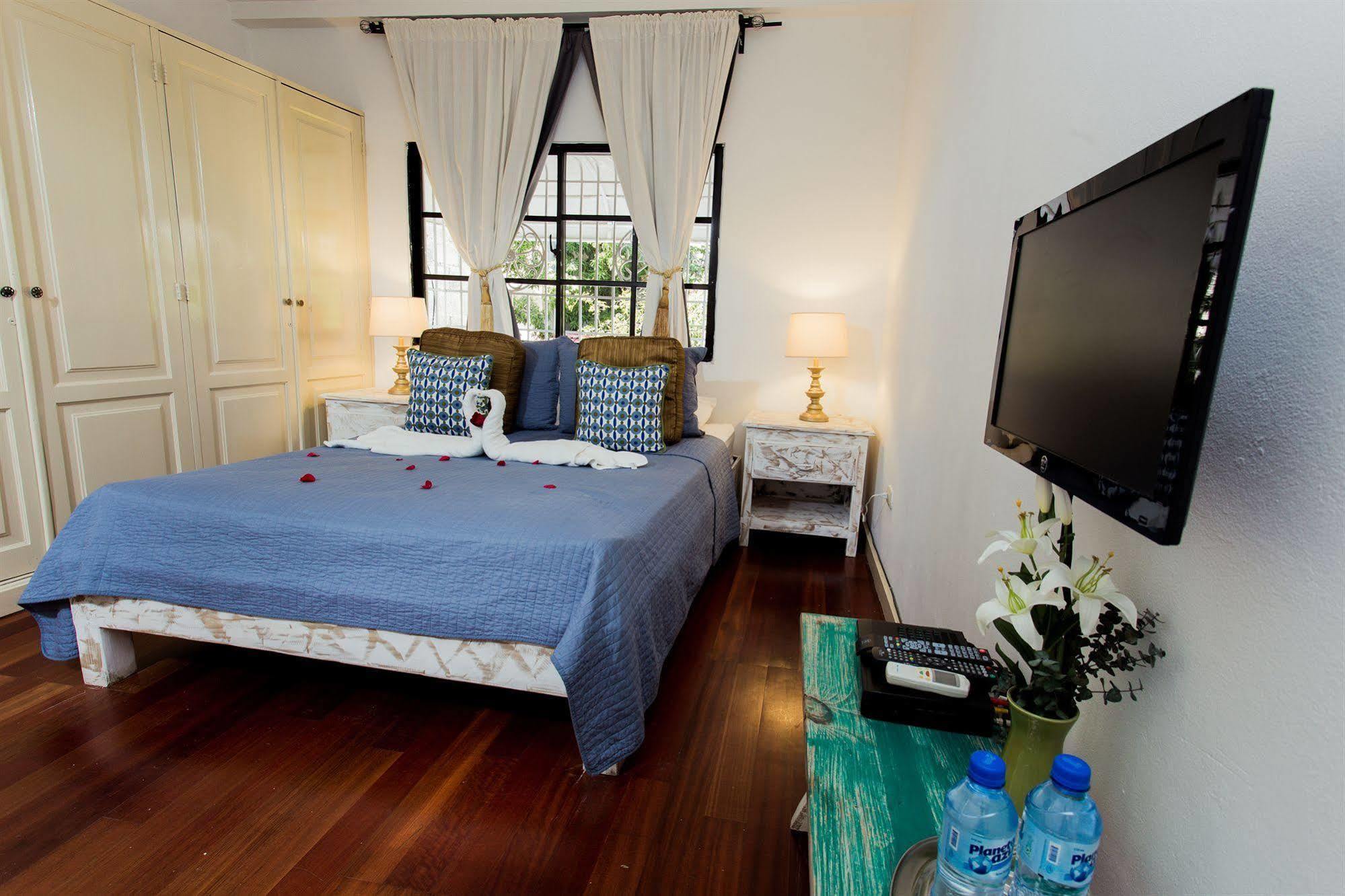 Hotel Portes 9 Santo Domingo Exterior photo